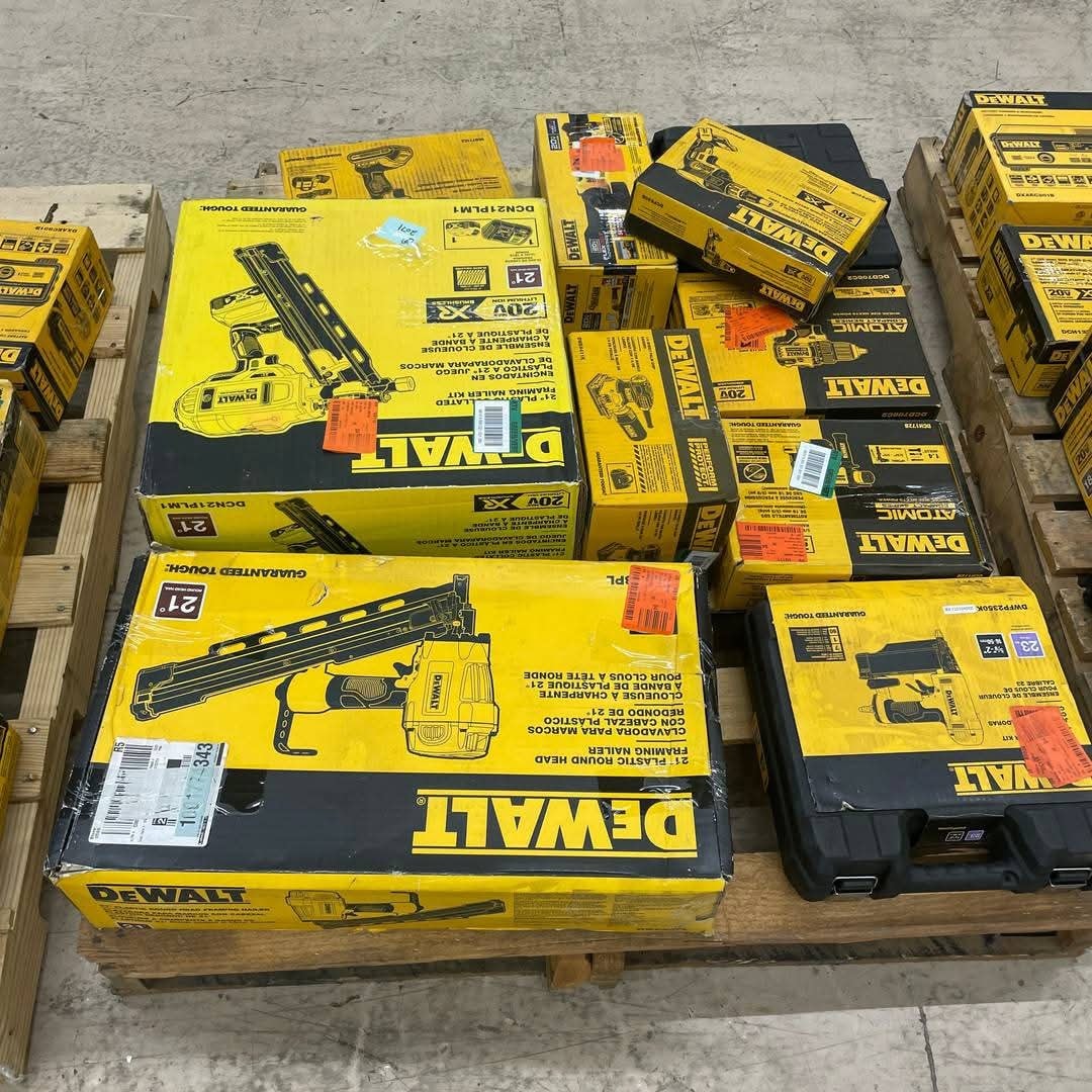 553052078_122103364287017032_4160617997683571887_n dewalt tool pallets